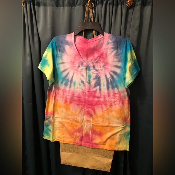 Tie dye (inventory tub #1) - Picture 2 of 4